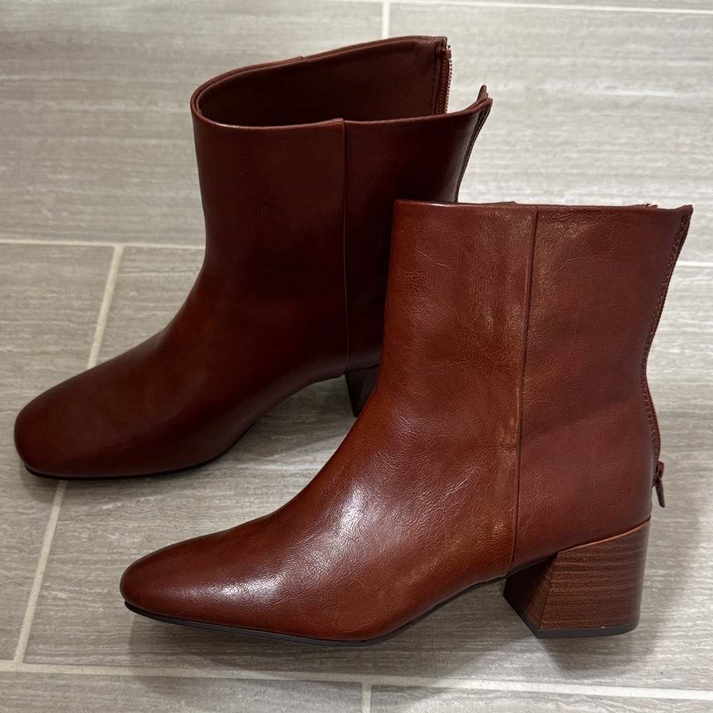 BareTraps Rich Brown Ankle Booties